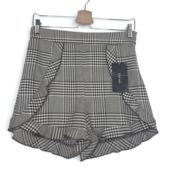 Zara Pants - Zara Stylish Plaid High Waisted Shorts Size M‎